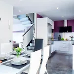 Designer Haus Mit Beheiztem Pool