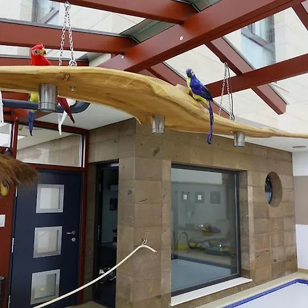 Designer Haus Mit Beheiztem Pool *