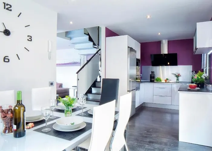 Designer Haus Mit Beheiztem Pool