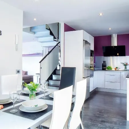 Designer Haus Mit Beheiztem Pool